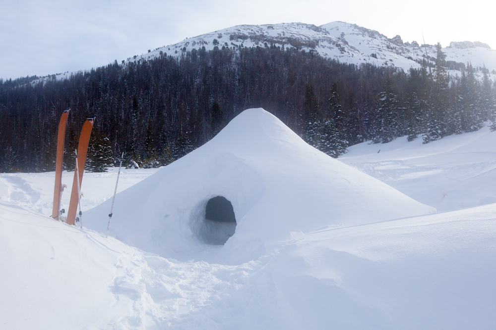 How to Build a Quinzee Snow Shelter - Wilderness Survival Training School