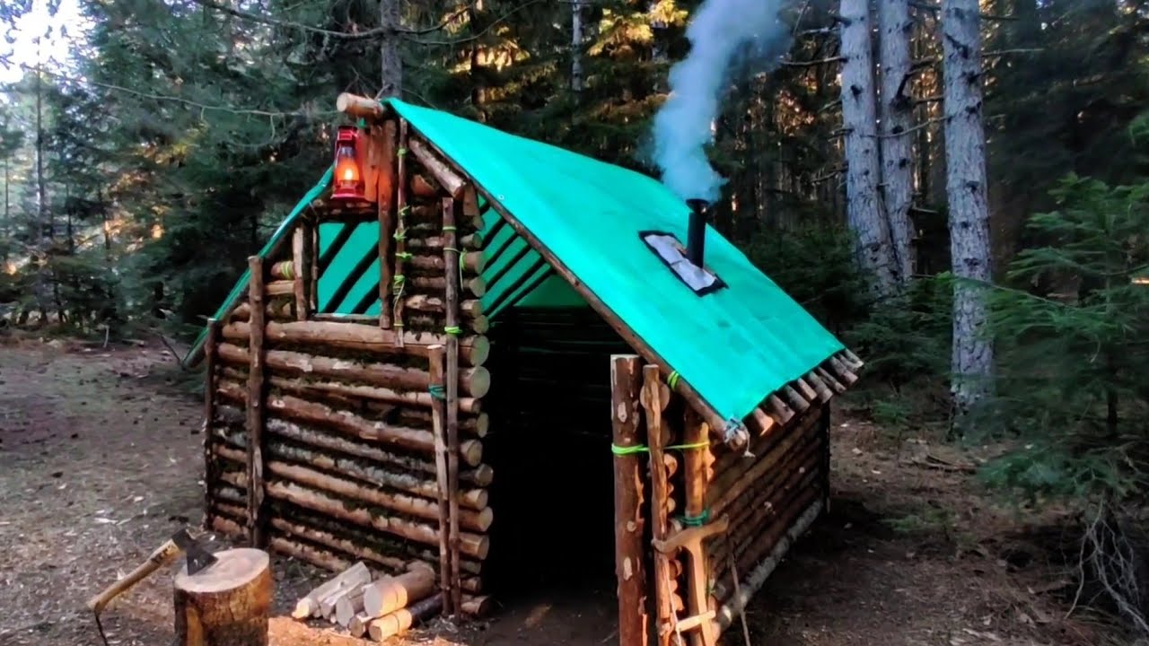 Building complete and warm survival shelter / Log Cabin Building in the Woods - Off Grid Living