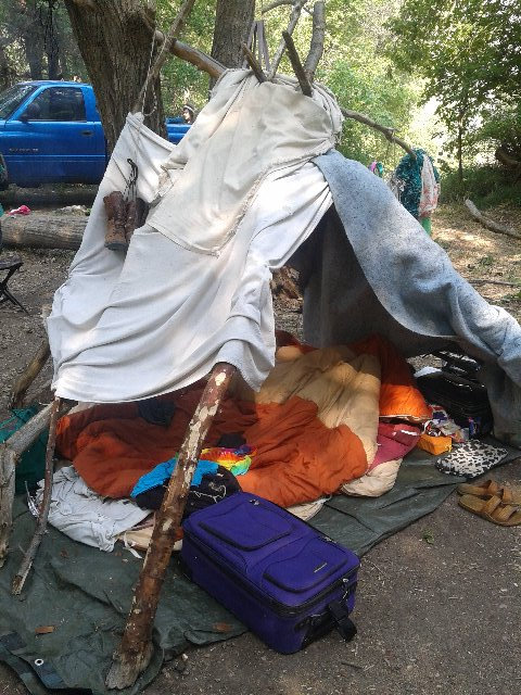 Simple shelter , the Wickiup, in a day (natural building forum at permies)